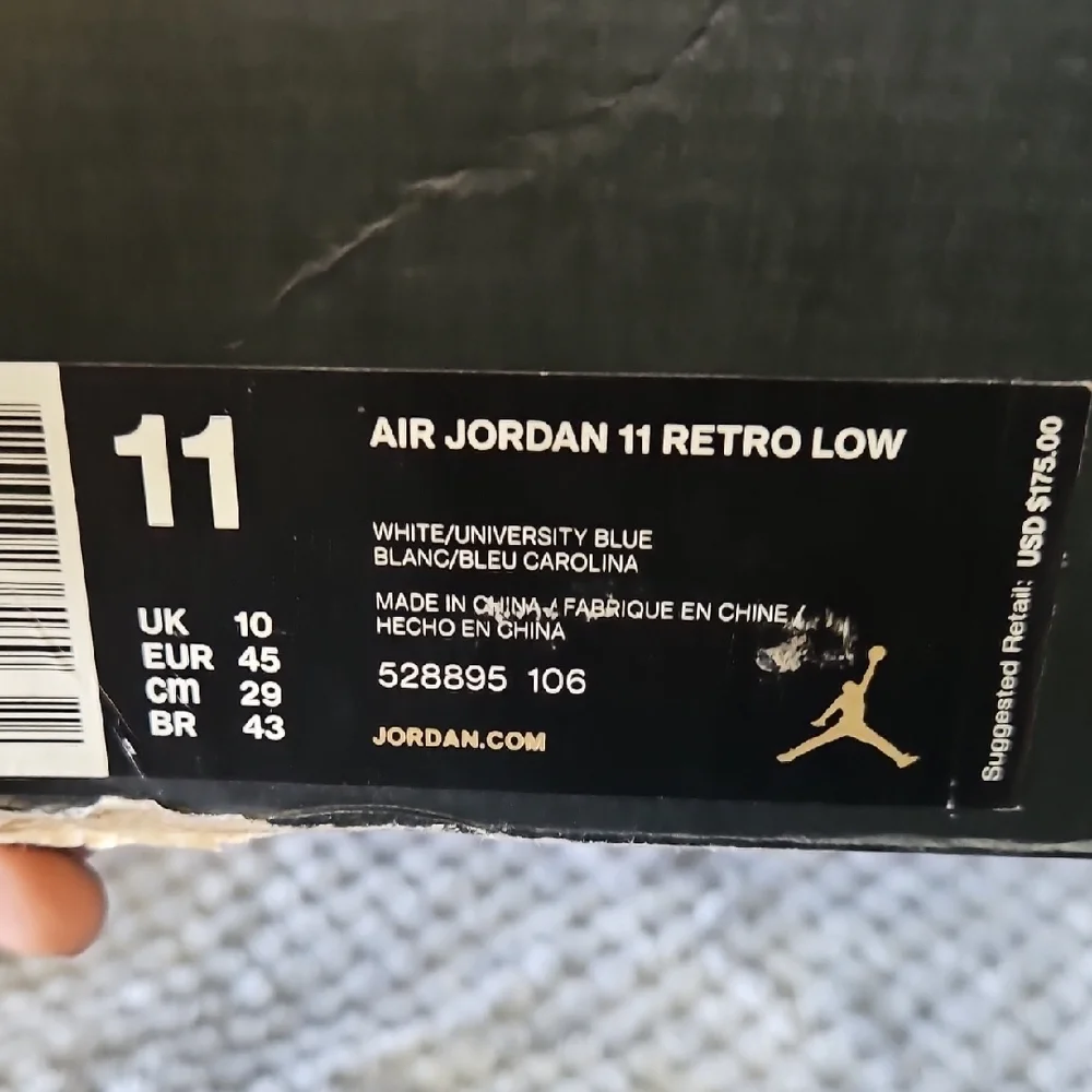 Jordan Sneakers in Blue and White - Picture 7 of 7